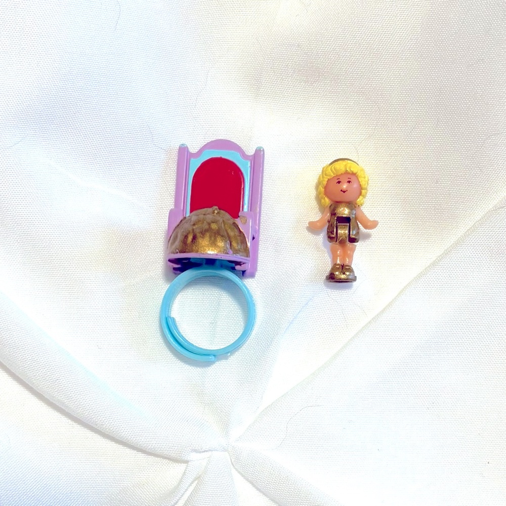 Polly Pocket Polly Plays Princess Ring 1990 made by Blue Bird, Complete